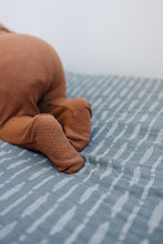 Load image into Gallery viewer, Rust Organic Cotton Ribbed Zipper