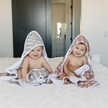 Load image into Gallery viewer, Daisy Dream Muslin Hooded Towel