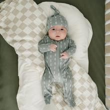Load image into Gallery viewer, Taupe Checkered Muslin Quilt