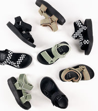 Load image into Gallery viewer, Pathfinder Sandals