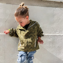 Load image into Gallery viewer, [PREORDER] THE STORM RIDER WATERPROOF JACKET - ARMY GREEN