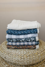 Load image into Gallery viewer, Cream Lace Muslin Quilt