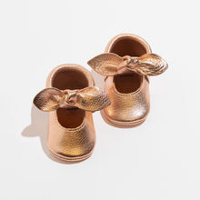 Load image into Gallery viewer, Rose Gold Knotted Bow Baby Shoe