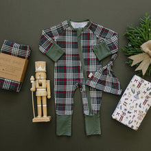 Load image into Gallery viewer, Green Plaid Bamboo Zipper