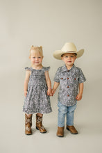 Load image into Gallery viewer, Paisley Button Up Shirt
