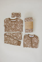Load image into Gallery viewer, Brown Floral Ribbed Bamboo Cozy Set