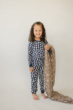 Load image into Gallery viewer, Navy Daisy Ribbed Bamboo Cozy Set