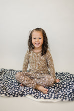 Load image into Gallery viewer, Brown Floral Ribbed Bamboo Cozy Set