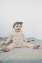 Load image into Gallery viewer, Desert Sage Muslin Quilt