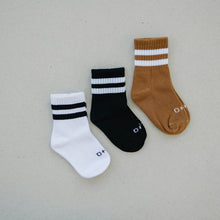 Load image into Gallery viewer, Crew Socks 3 Pack