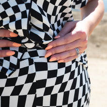 Load image into Gallery viewer, B&amp;W Wavy Checker | Women&#39;s Flare Set