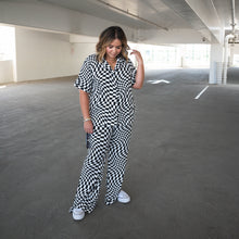 Load image into Gallery viewer, B&amp;W Wavy Checker | Women&#39;s Flare Set