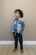 Load image into Gallery viewer, Tate Button Up Shirt